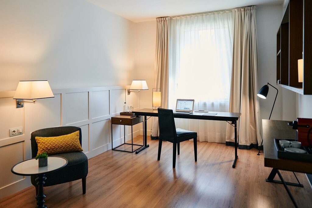 Hotel711
