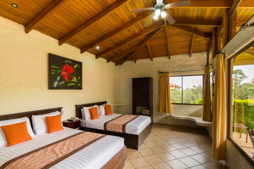Hotel272