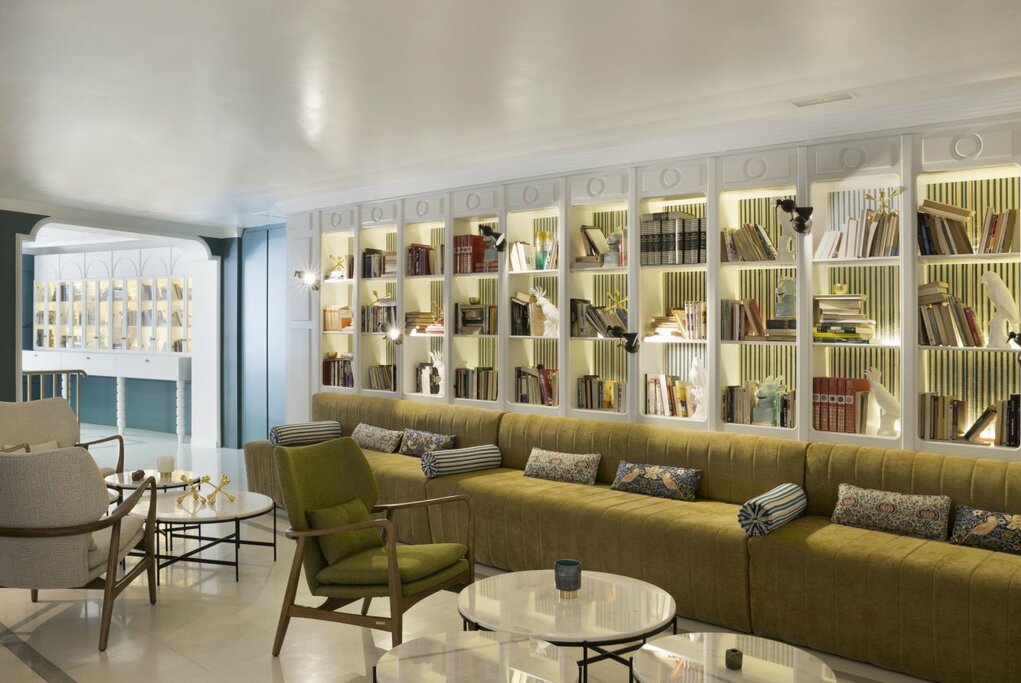 Hotel812