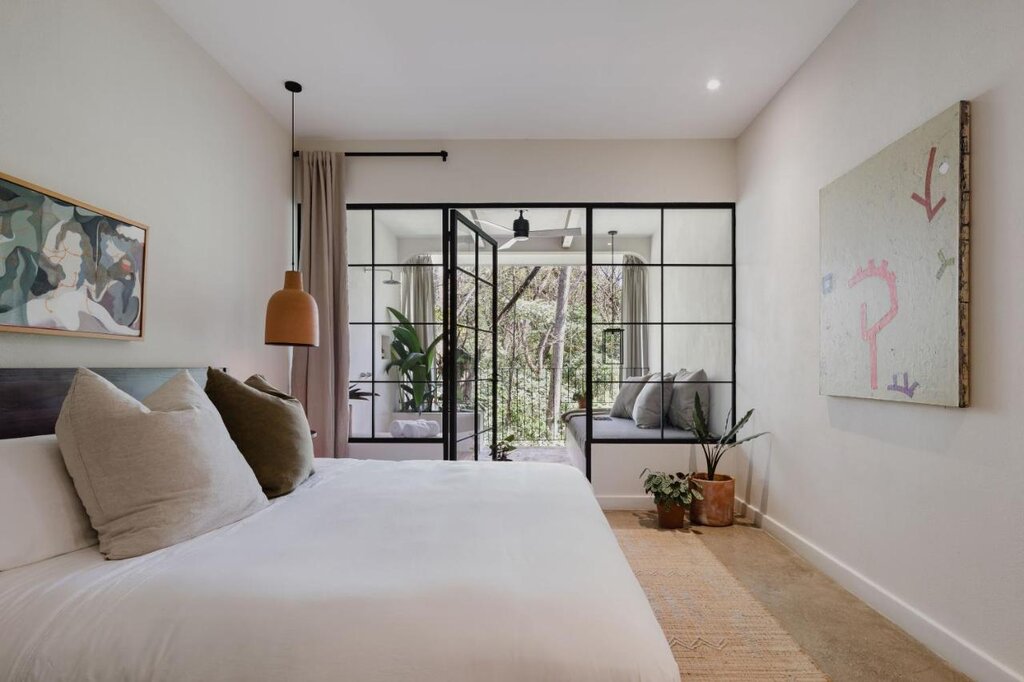 Hotel302