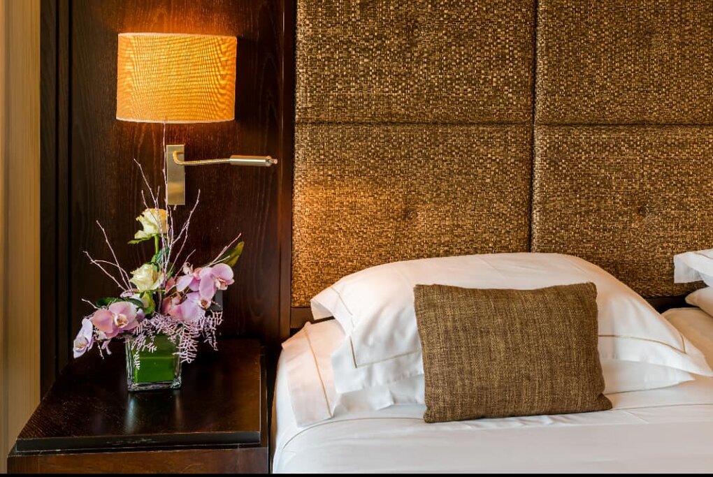 Hotel995