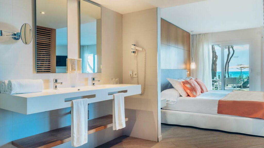 Hotel718