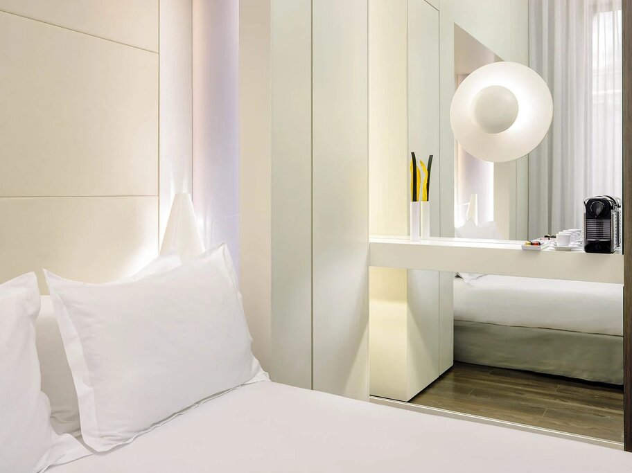 Hotel698