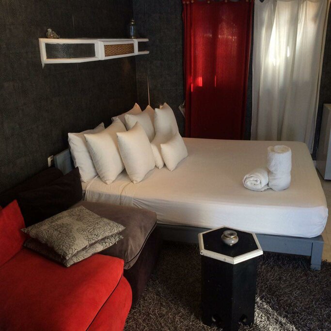 Hotel87