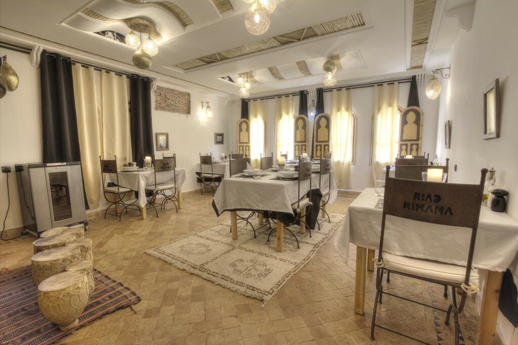 Hotel64