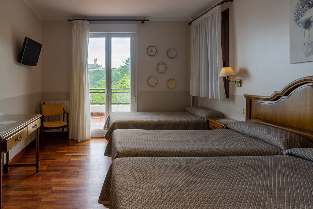 Hotel898