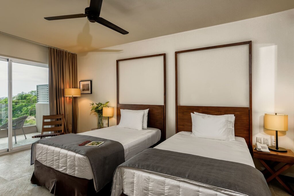 Hotel228