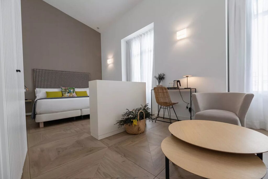 Hotel744