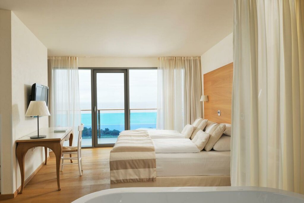 Hotel1360