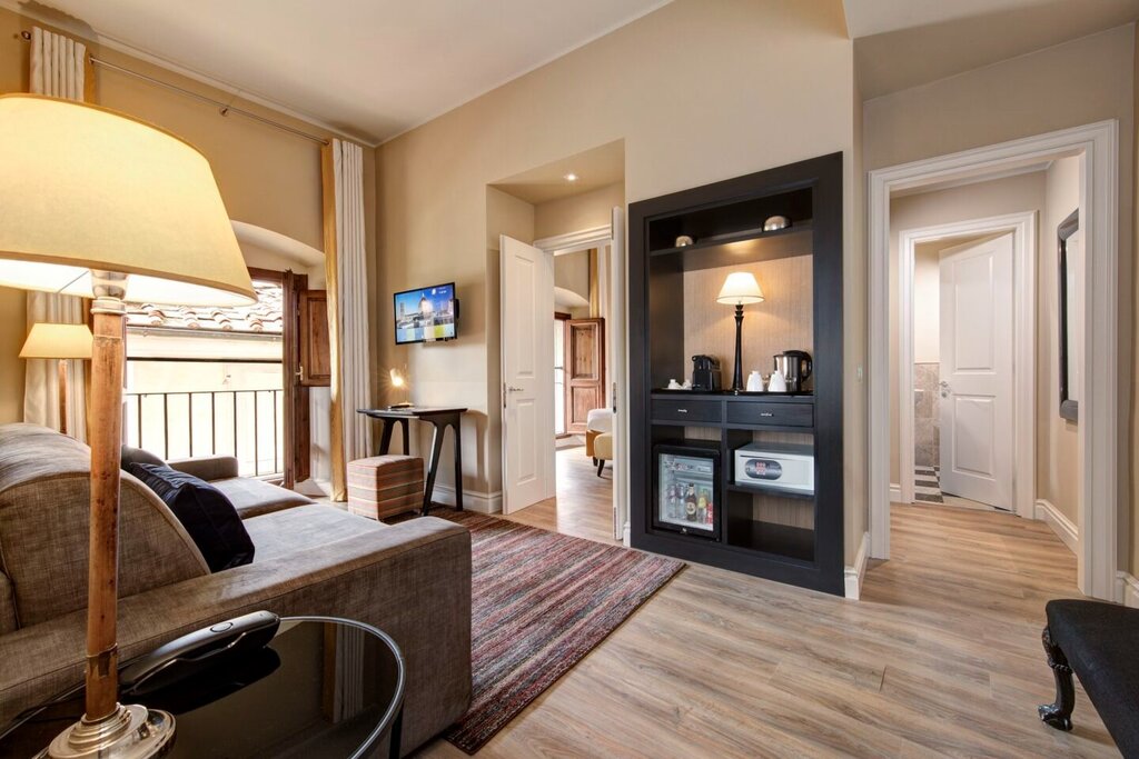 Hotel8