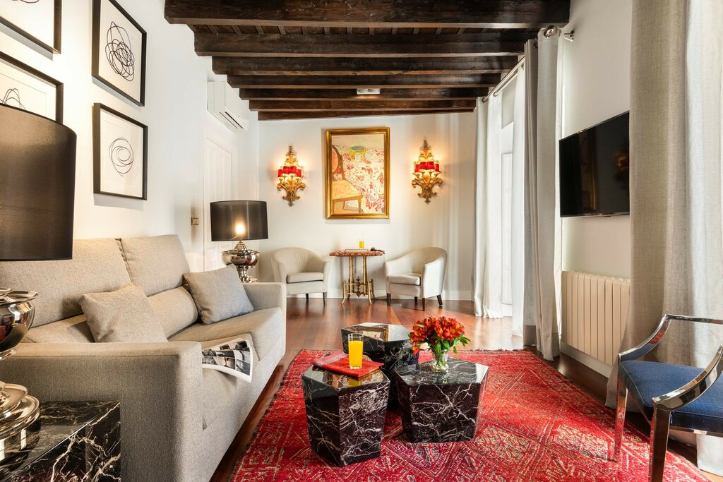 Hotel675