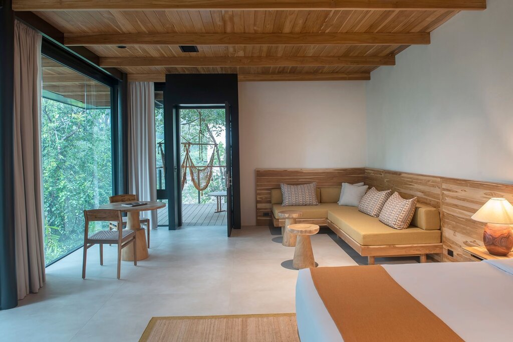 Hotel203