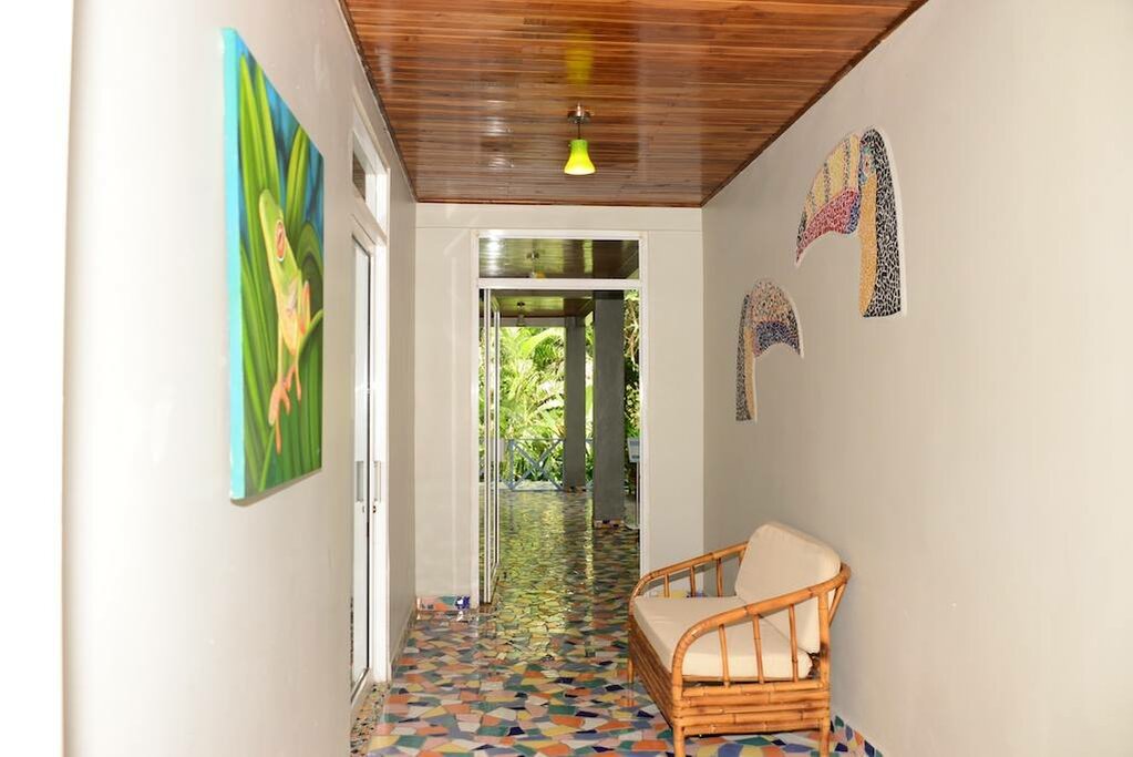 Hotel182