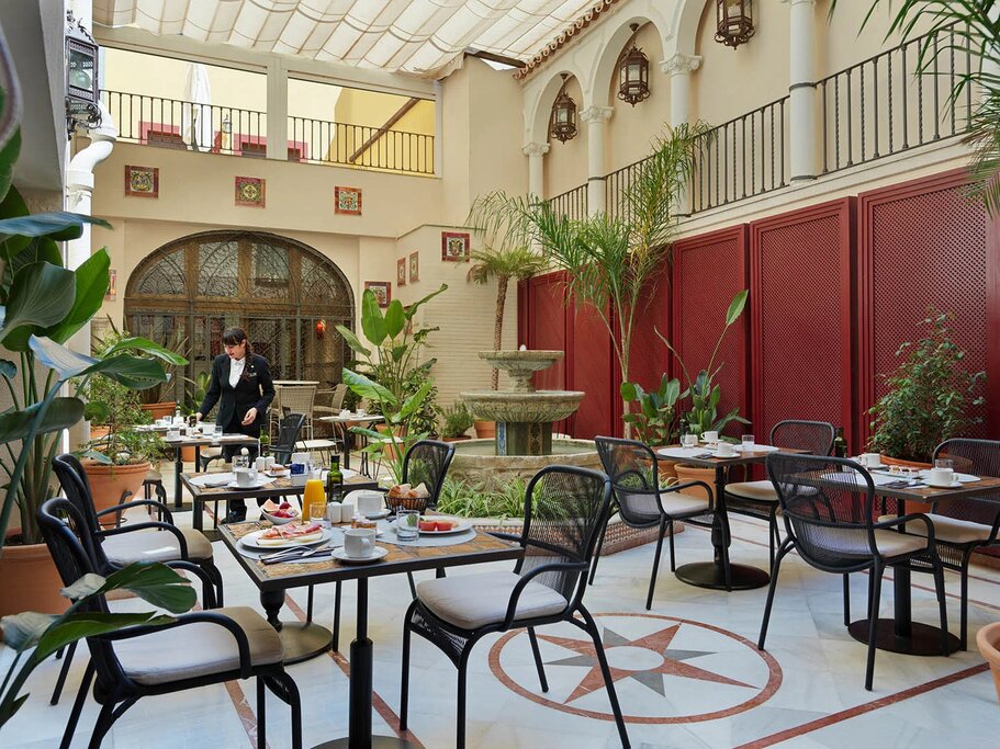 Hotel712