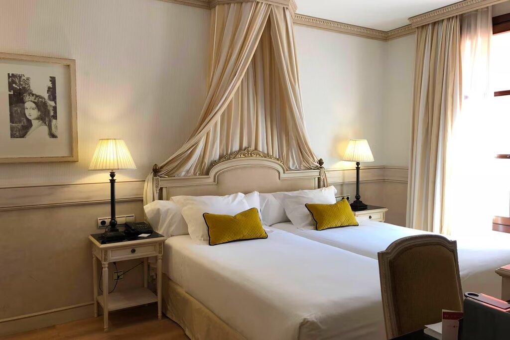 Hotel908