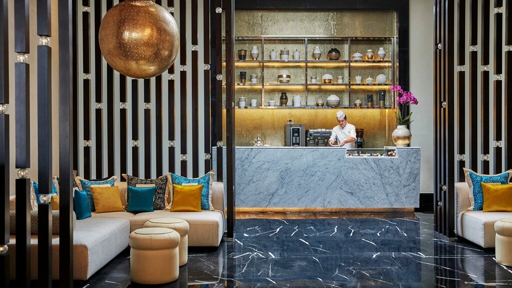 Hotel102