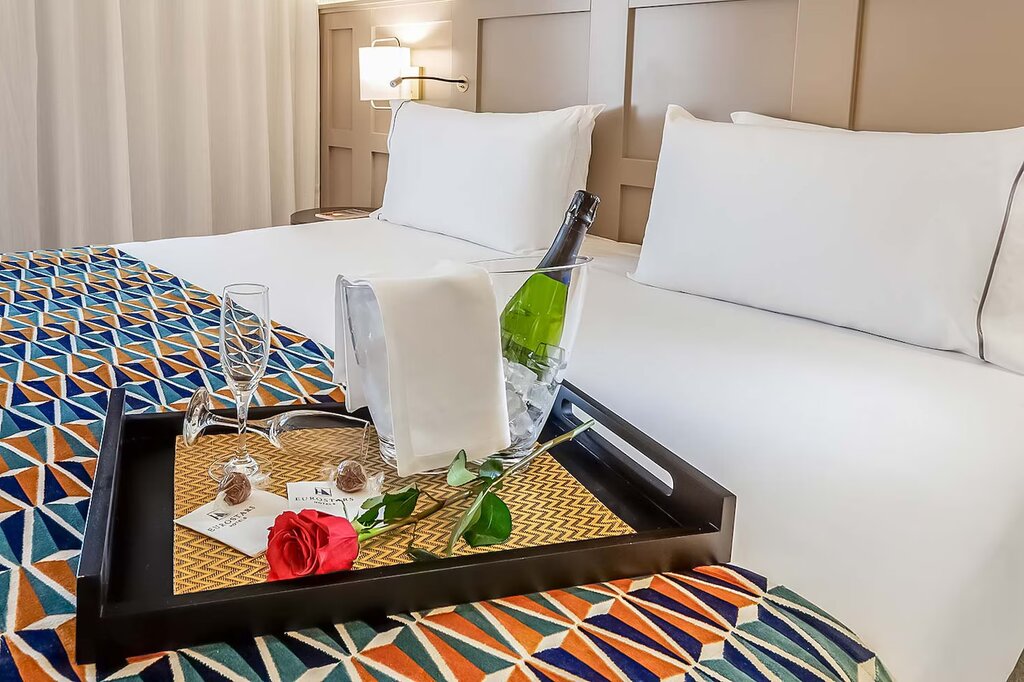 Hotel825