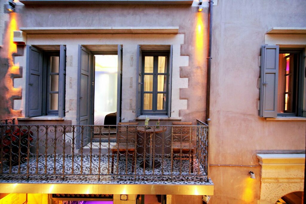 Hotel599