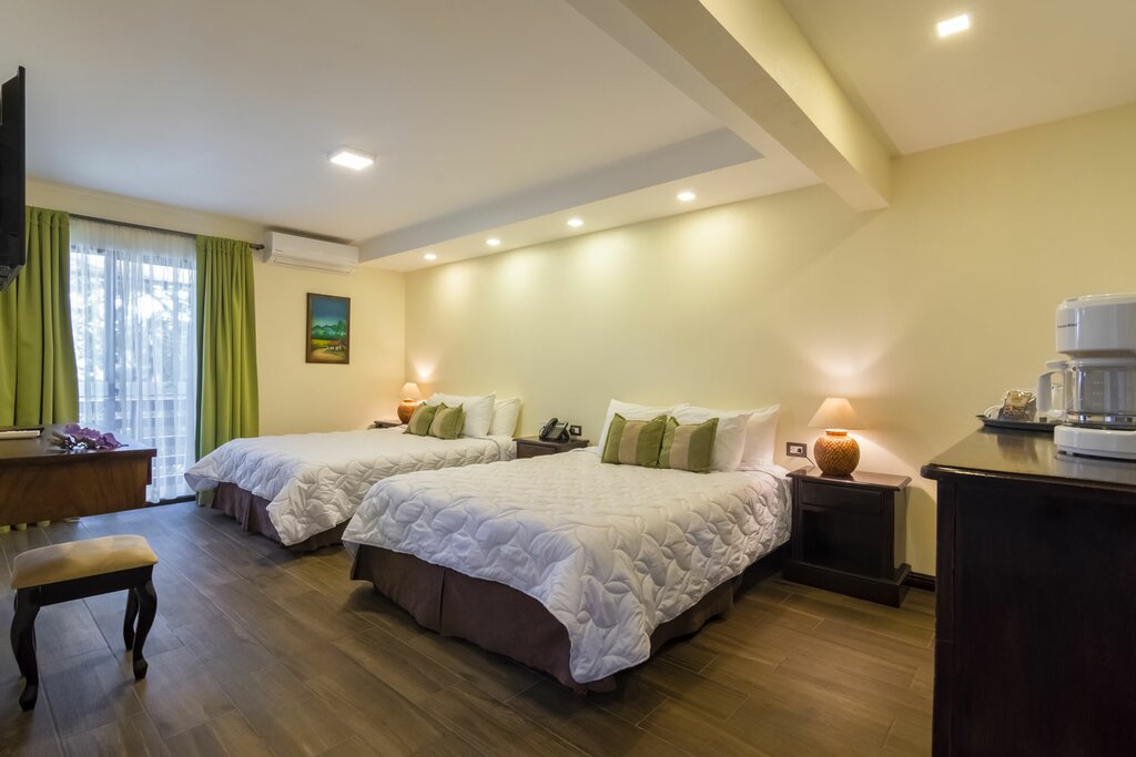 Hotel200