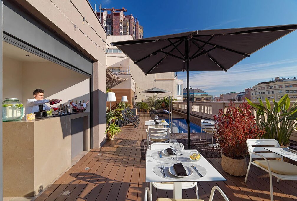 Hotel698