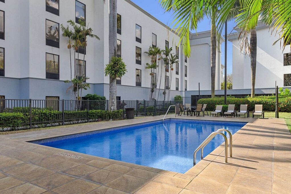 Hotel237