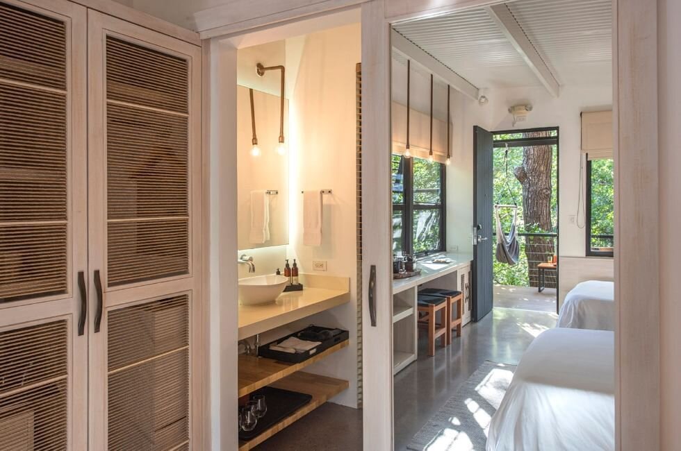 Hotel203
