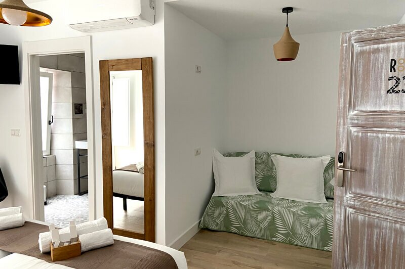 Hotel906