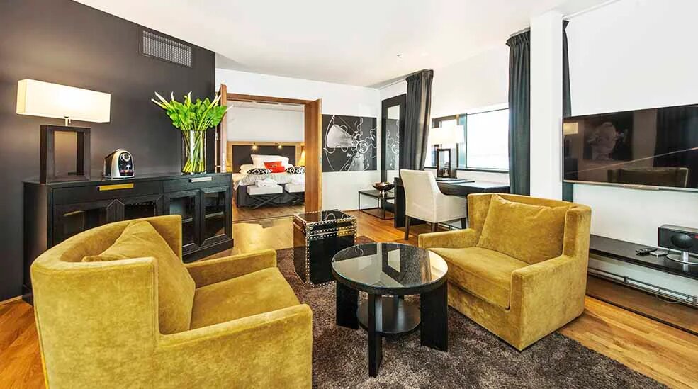 Hotel358