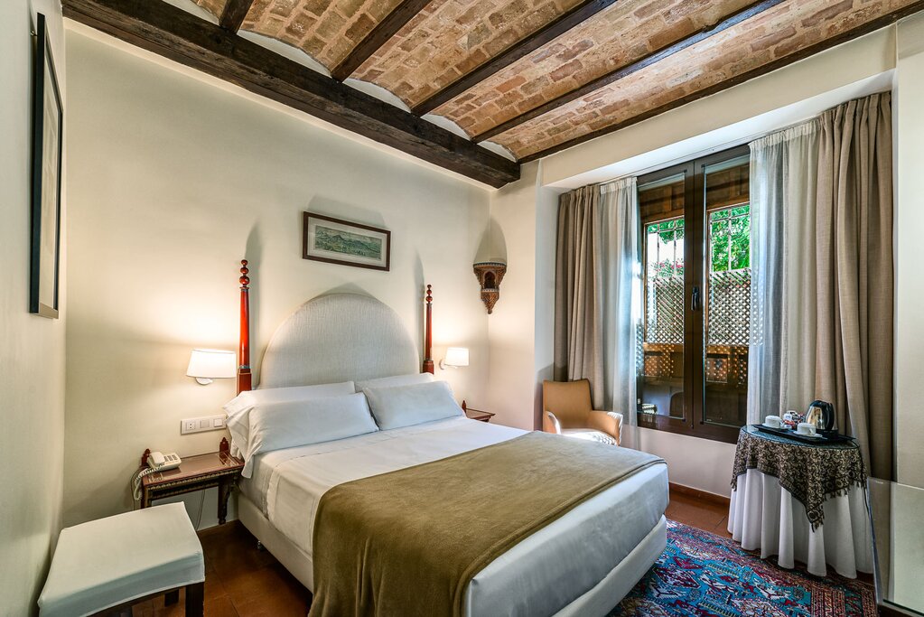 Hotel708