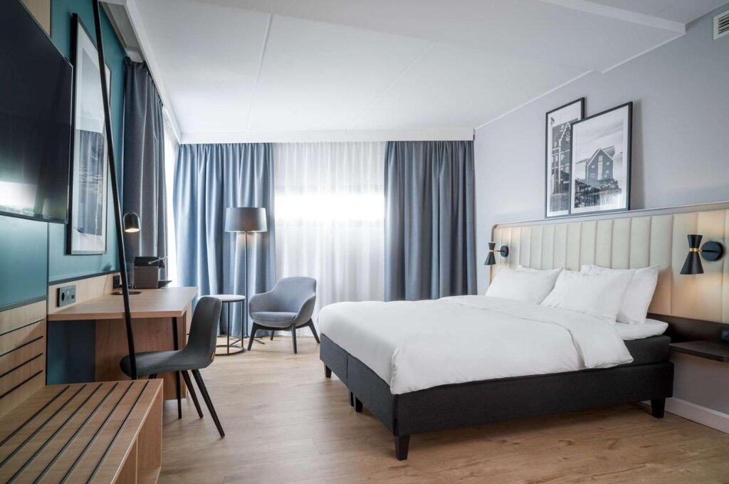 Hotel377