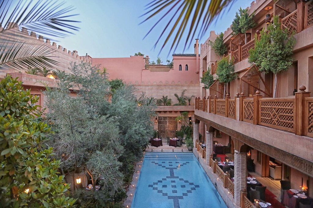 Hotel73