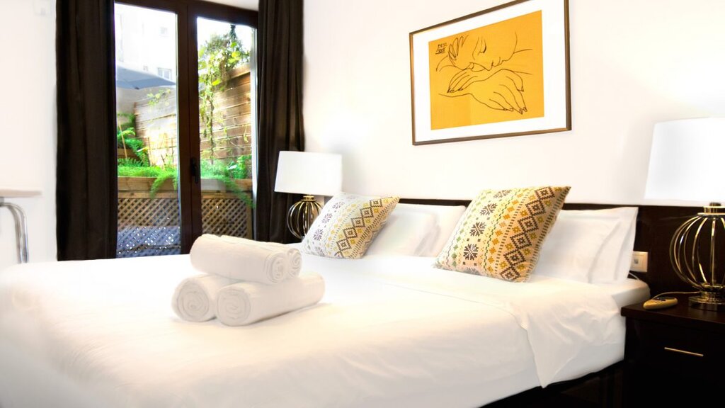 Hotel826