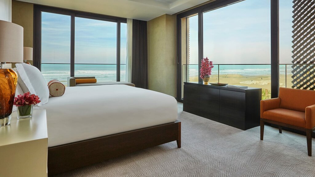 Hotel102