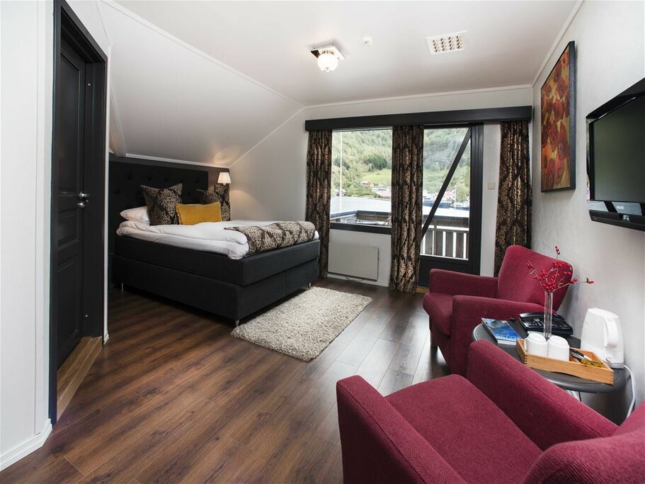Hotel369