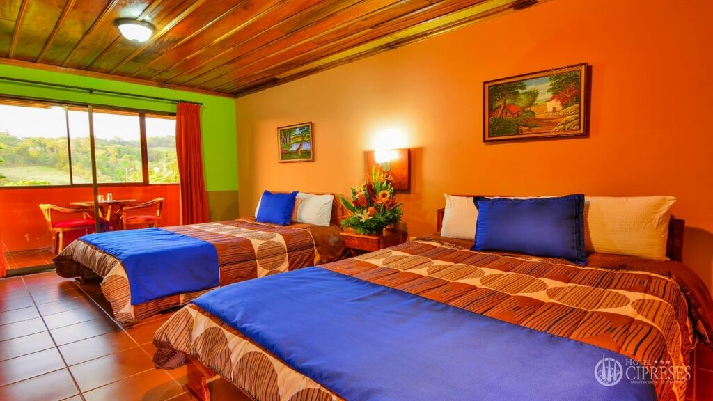 Hotel284