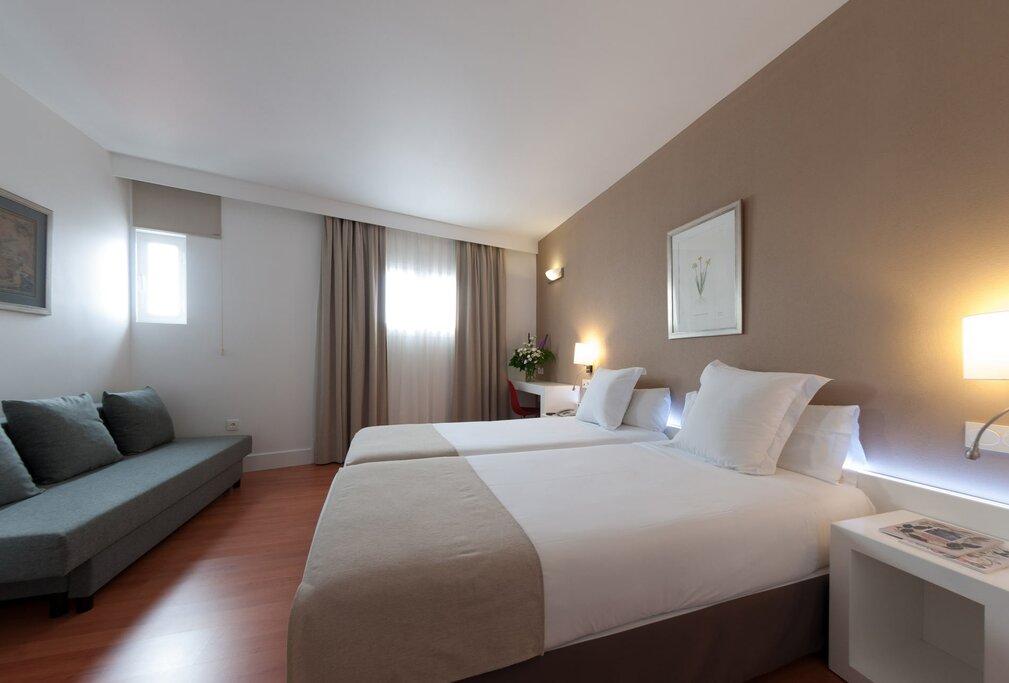 Hotel775