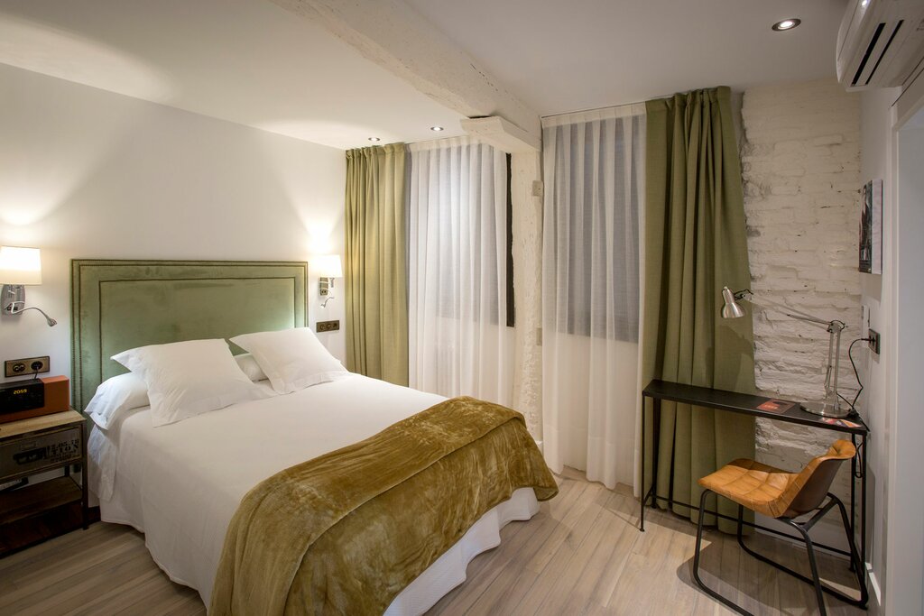 Hotel832