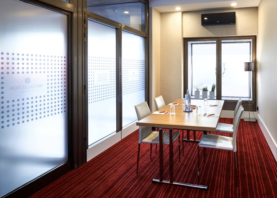 Hotel833