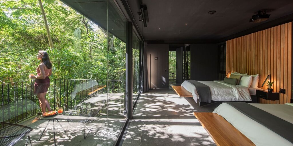 Hotel203