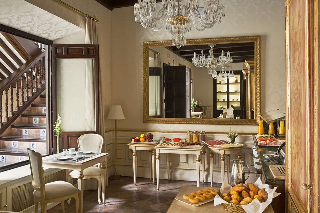Hotel689