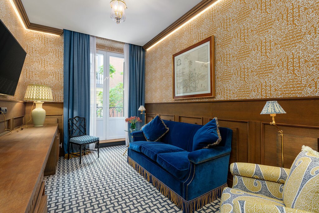 Hotel768