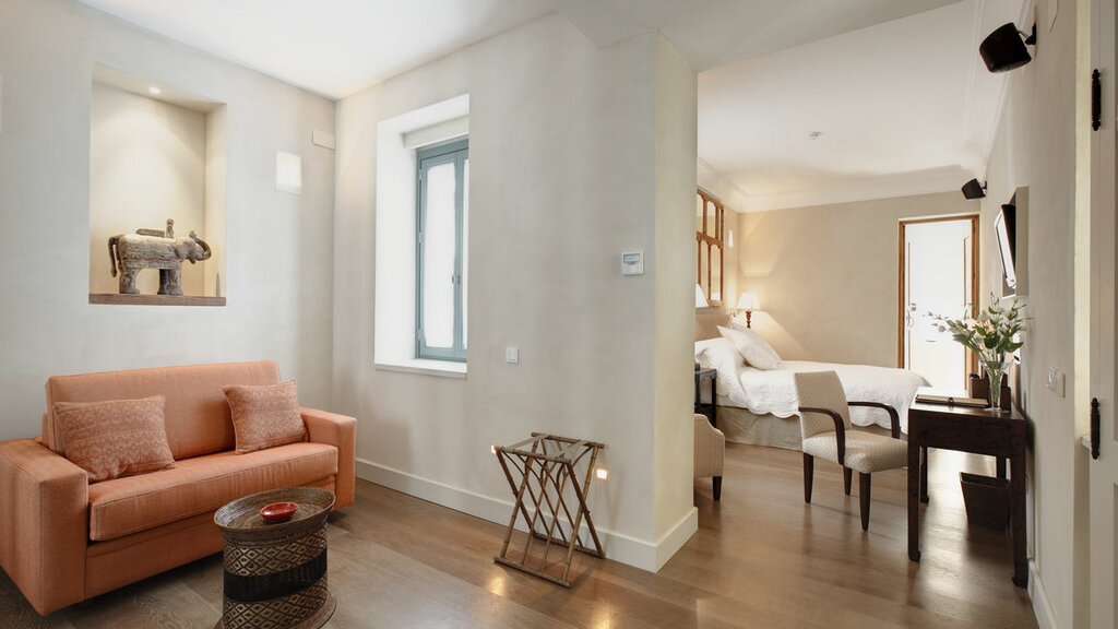Hotel895