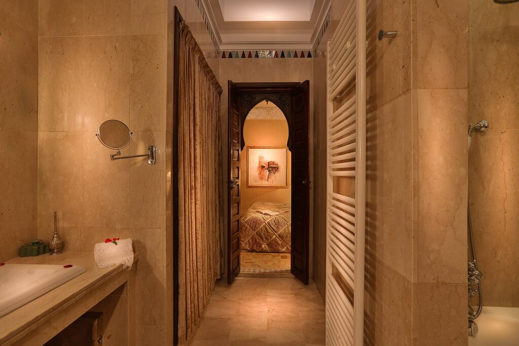 Hotel83