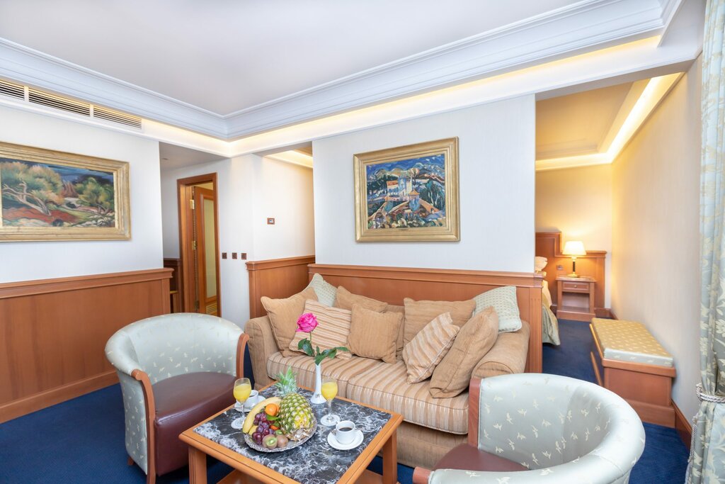 Hotel1372