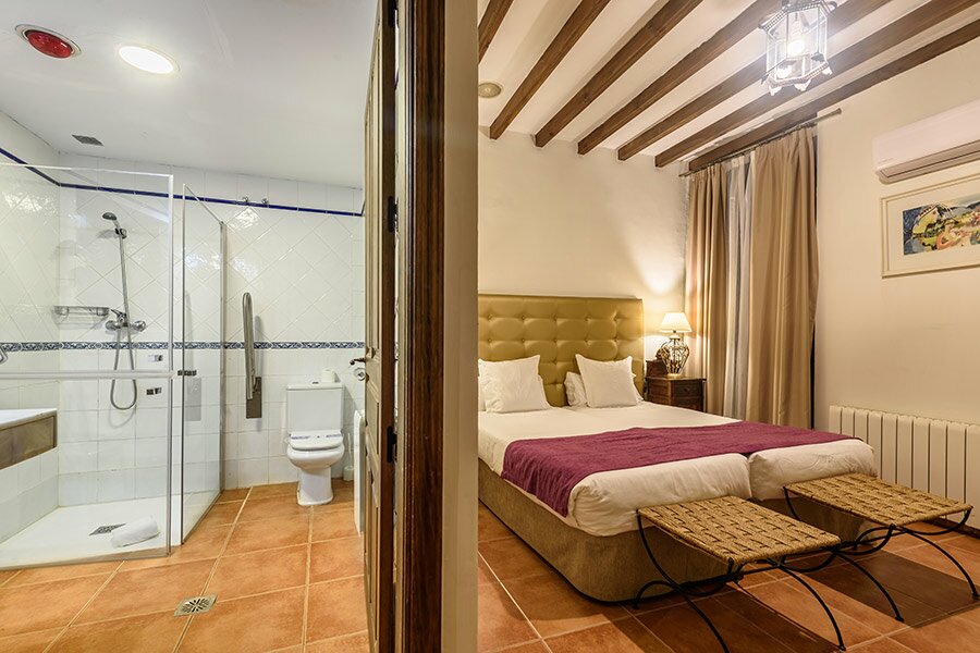 Hotel665