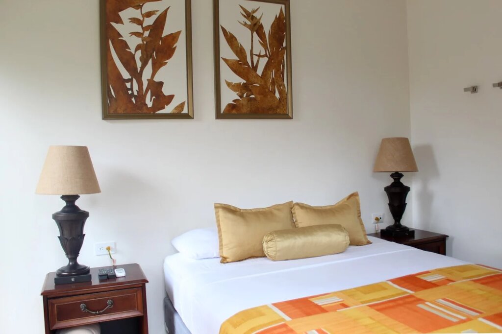 Hotel256