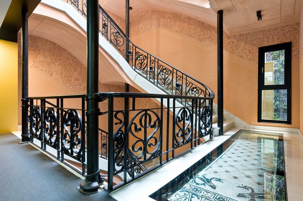 Hotel818