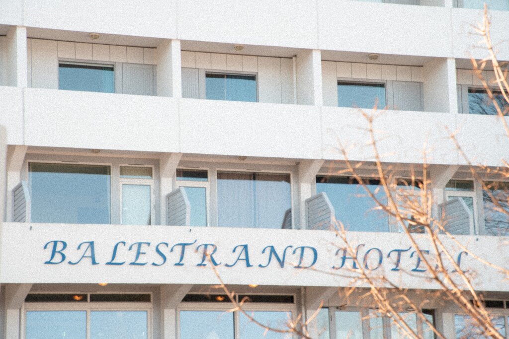 Hotel382