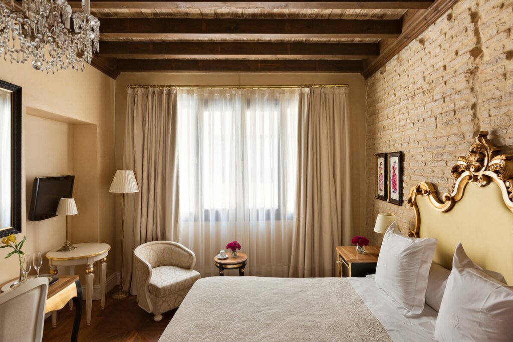 Hotel669
