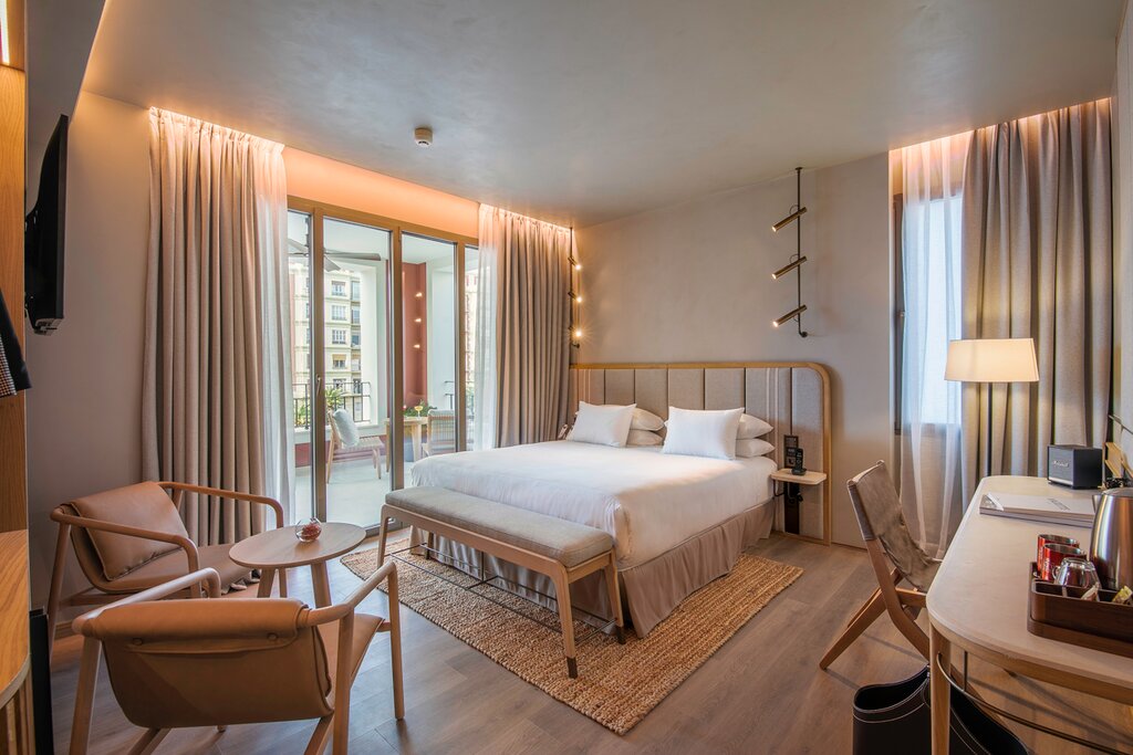 Hotel696